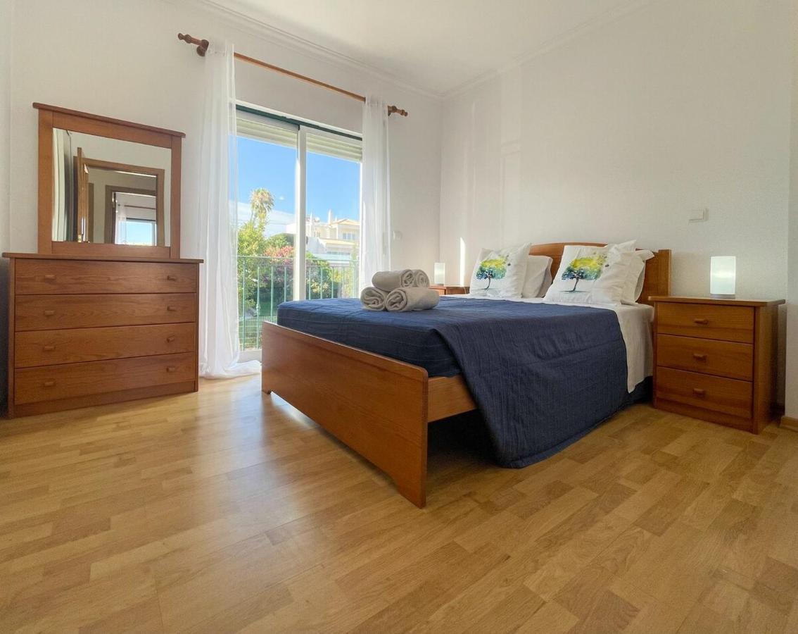 Moradia T3 Aguia Marina, Com Piscina E Bbq * Albufeira